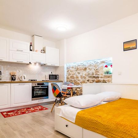 Studio Apartman Mirela Kastel Stafilic Kaštela Exterior foto