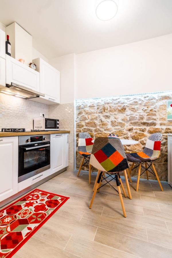 Studio Apartman Mirela Kastel Stafilic Kaštela Exterior foto
