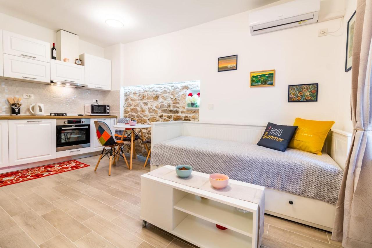 Studio Apartman Mirela Kastel Stafilic Kaštela Exterior foto