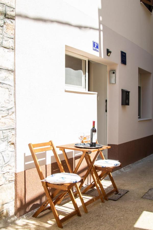 Studio Apartman Mirela Kastel Stafilic Kaštela Exterior foto